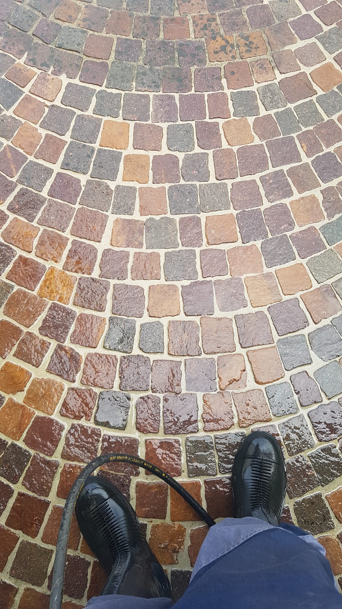 Nachher: Porentiefe Steinreinigung